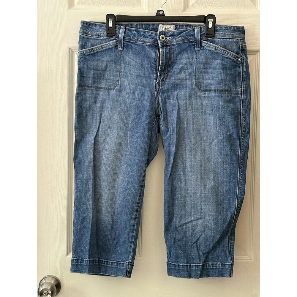 Levi's 545 Capri Womens Jeans Light Wash Women’s Size 14 Denim Summer Cute